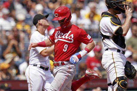 Fairchild’s late RBIs help Reds beat Pirates 6-5 to gain doubleheader split